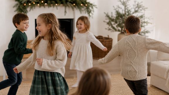 Animer un jeu de statues musicales avec des chansons de Noël