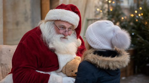 Rencontrez le Père Noël : où et comment vivre une expérience authentique sur les marchés