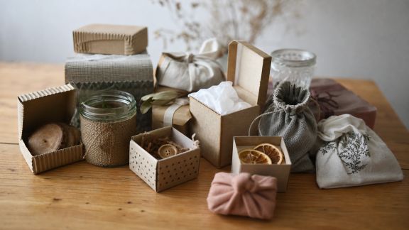 Créations éphémères : comment fabriquer un calendrier de l’Avent avec du recyclage créatif