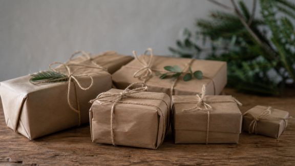 Cadeaux de dernière minute par tranche de prix : comment ne pas paniquer en décembre