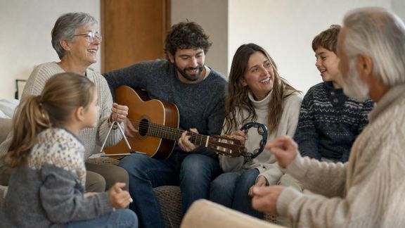 Les plus belles voix de Noël : chanteurs et chanteuses à écouter en famille