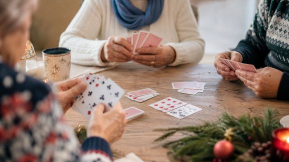 Organisation d'un tournoi de jeux de cartes spécial Noël