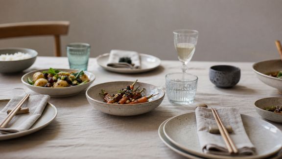 Inspirations venues d’ailleurs : tendances internationale pour une table festive originale