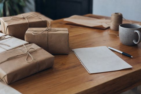 Offrir sans compter : comment anticiper son budget cadeaux pour Noël