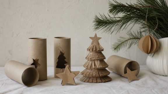 Récupérer des rouleaux de carton pour des décorations de Noël originales