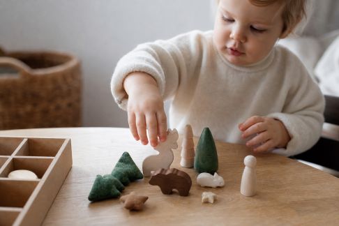 Conseils pour un calendrier de l’Avent adapté aux tout-petits et à la motricité fine