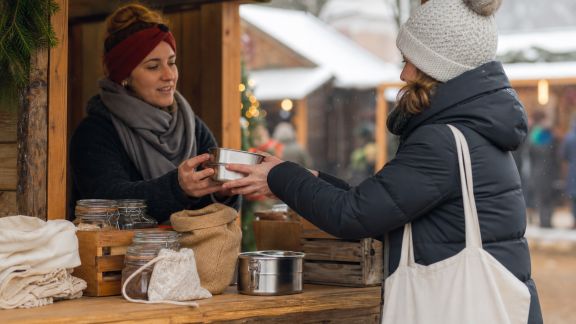 Initiatives zéro déchet sur les marchés de Noël : zoom sur les alternatives durables