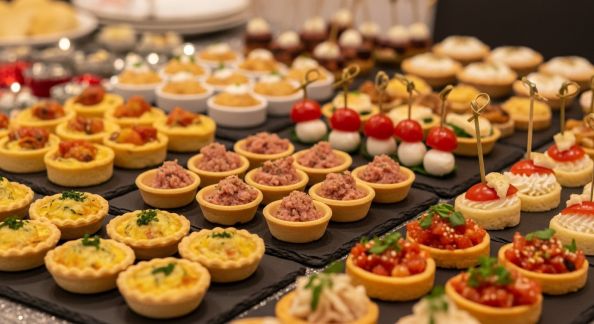 Comment réaliser un menu de fêtes en version mini pour un apéritif dînatoire